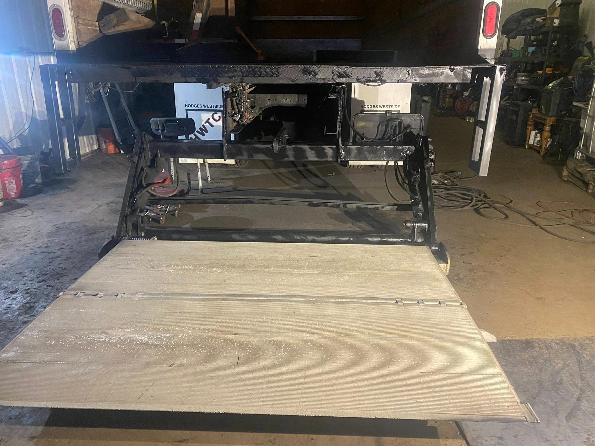 Anteo liftgate repair, el camiones workshop, anteo liftgate chicago