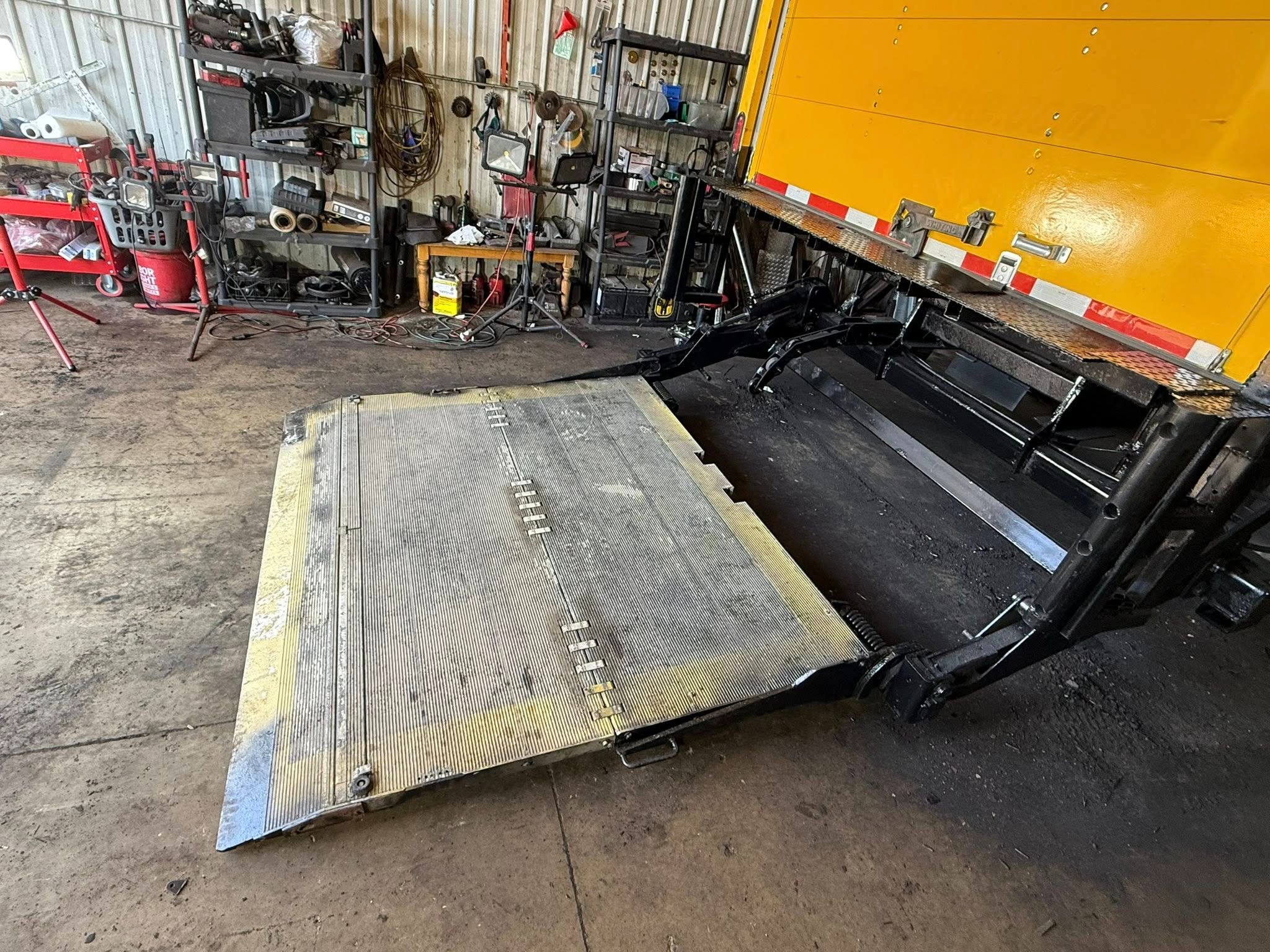 Professional anthony liftgate repair & installation – chicago 3 Anthony liftgate installation