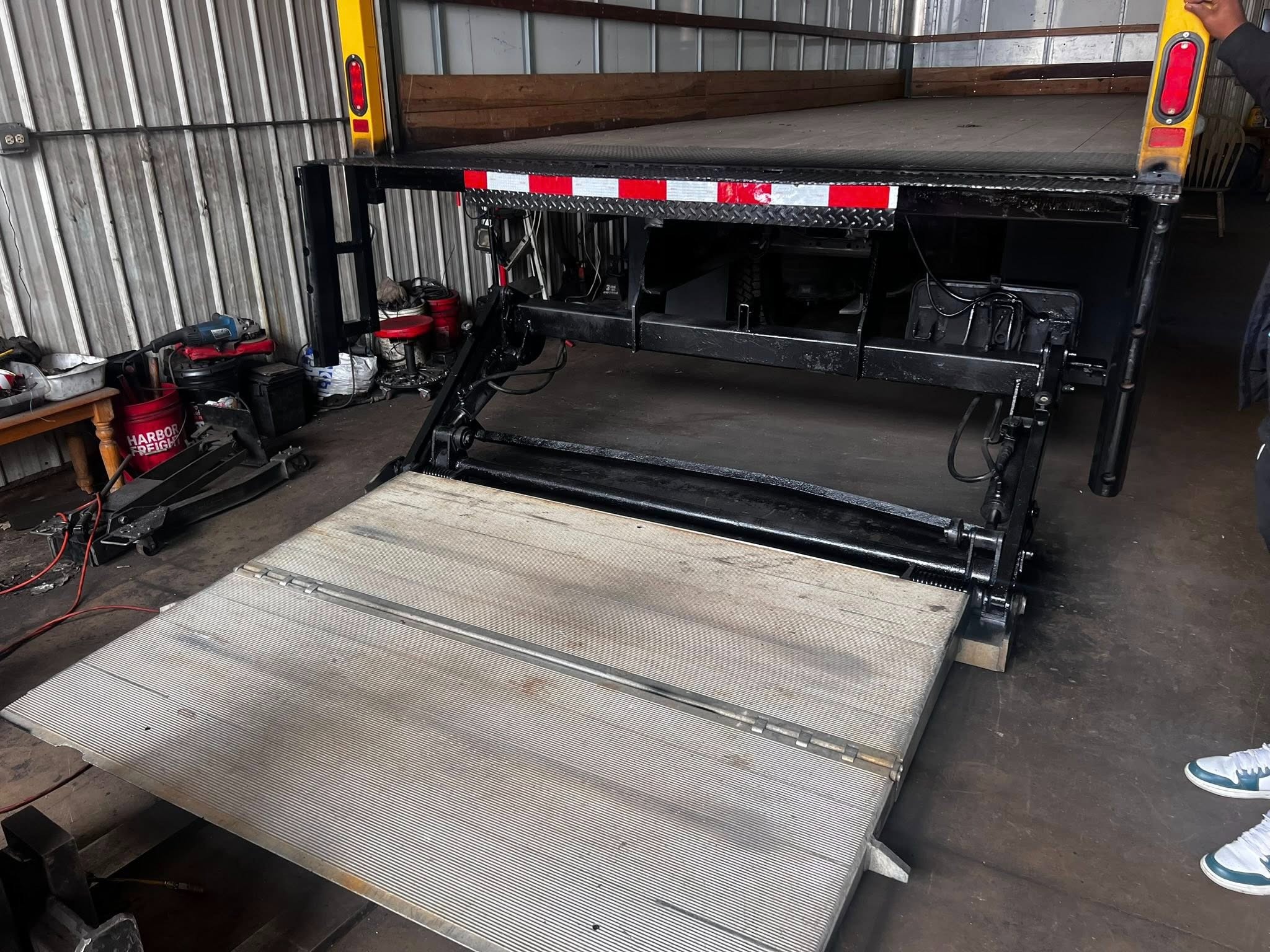 Reliable palfinger liftgate repair and installation – chicago 3 El camiones, palfinger liftgate repair