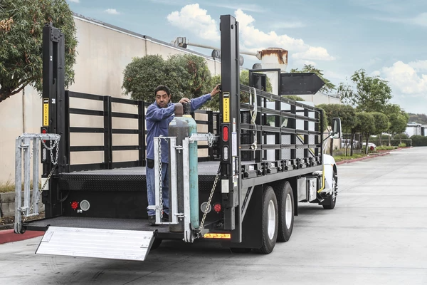 Reliable palfinger liftgate repair and installation – chicago 8 Palfinger liftgate repair chicago, palfinger liftgate installation, palfinger interlift parts, mobile palfinger repair, palfinger liftgate troubleshooting, column lifts model